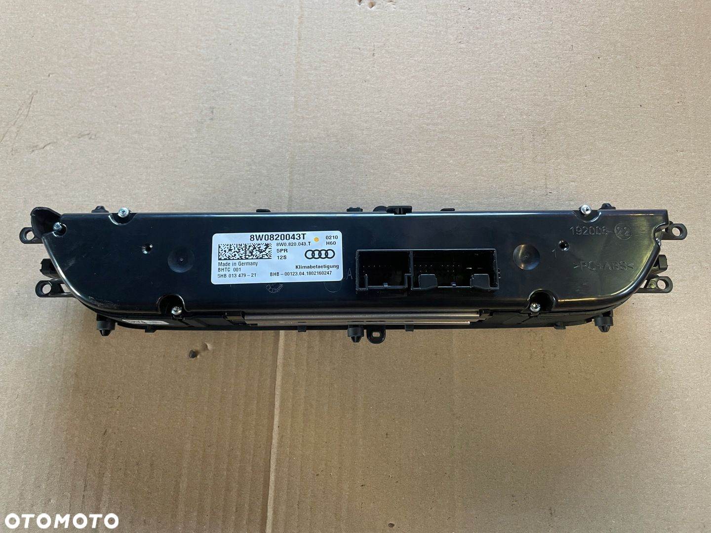 AUDI A5 8W PANEL KLIMATYZACJI 8W0820043T - 3