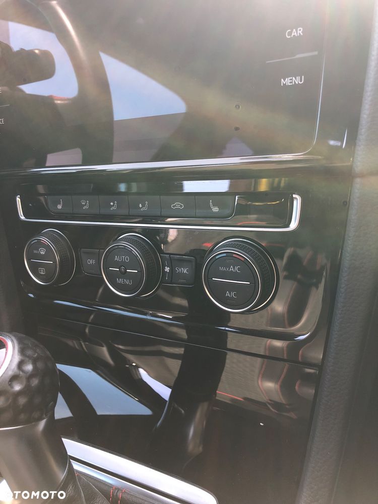 Volkswagen Golf GTI (BlueMotion Technology) Performance - 8