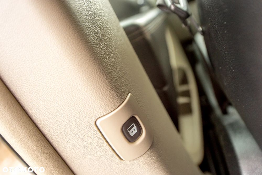 Lancia Voyager 2.8CRD Platinum - 29