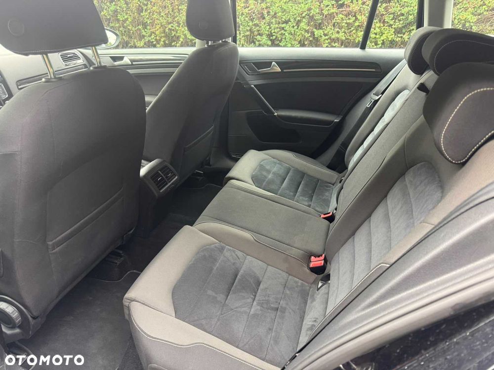 Volkswagen Golf - 8