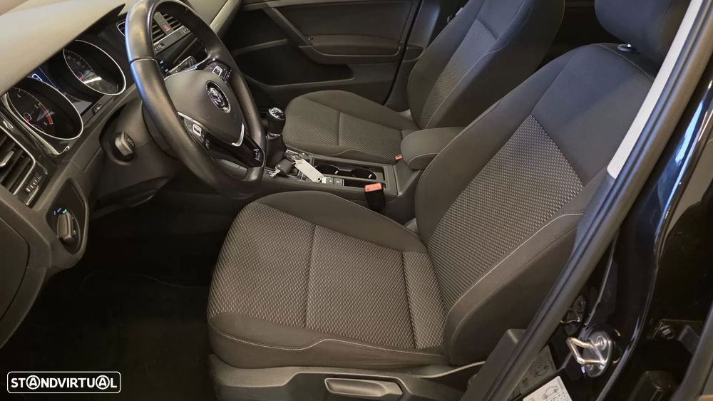 VW Golf 1.6 TDi Confortline - 36