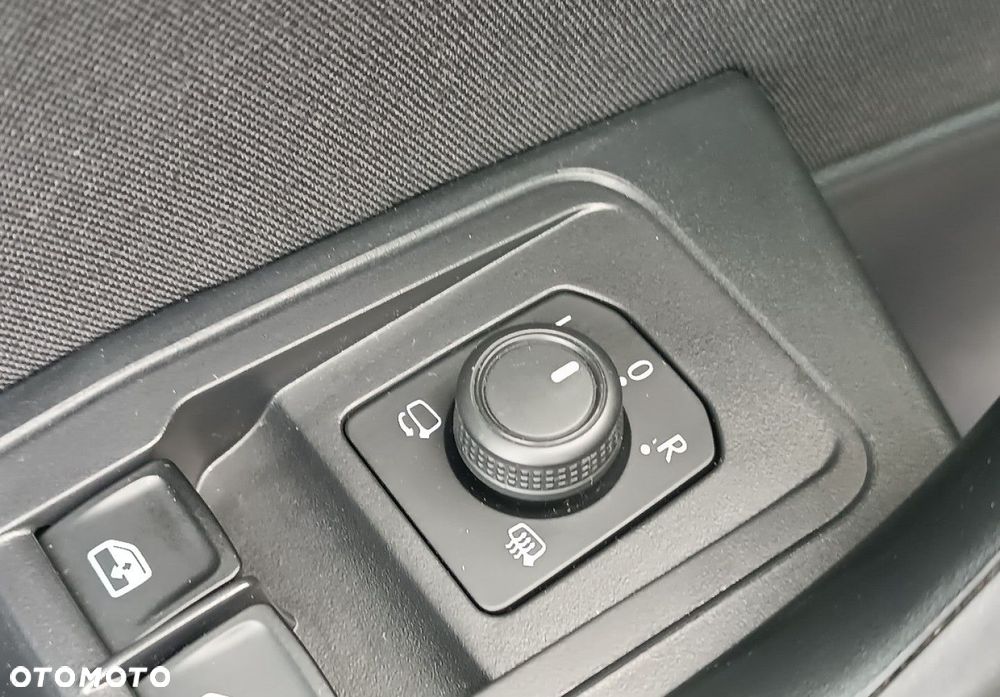 Volkswagen T-Roc - 25