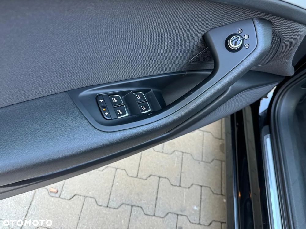 Audi A6 Avant 2.0 TDI ultra S tronic - 19