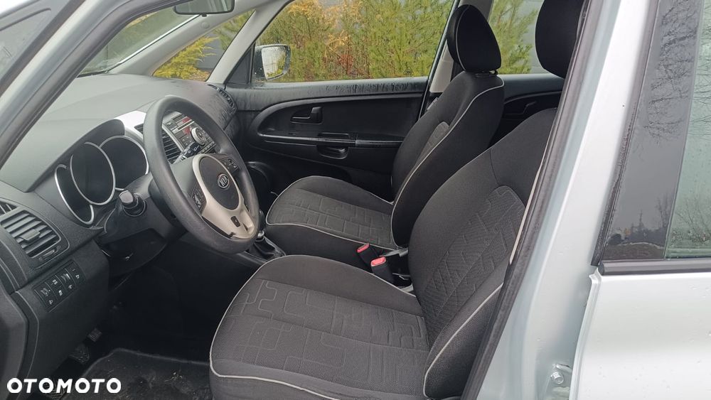 Kia Venga 1.4 CVVT Vision - 6