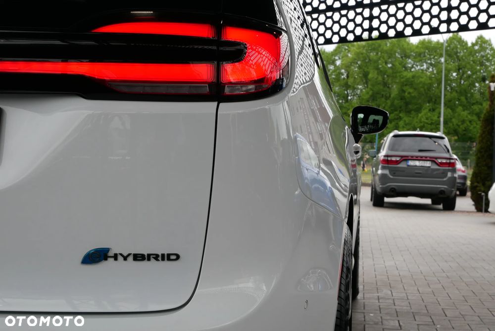 Chrysler Pacifica - 38