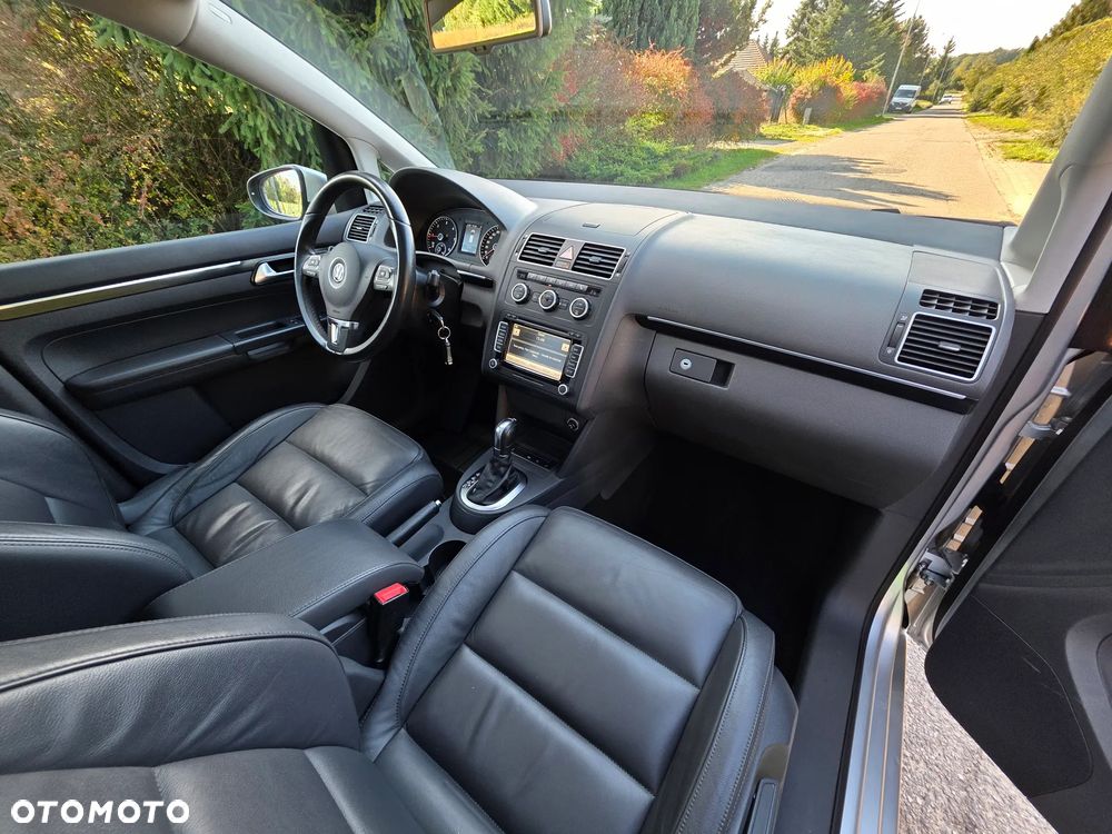 Volkswagen Touran 2.0 TDI DPF Highline DSG - 4