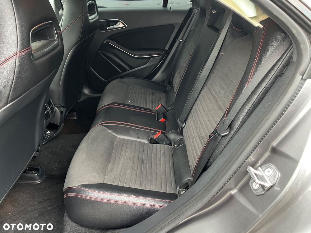 Mercedes-Benz CLA 200 (CDI) d 7G-DCT AMG Line - 13