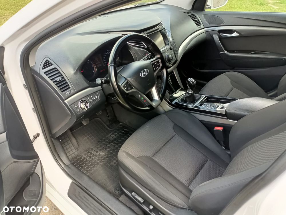Hyundai i40 1.7 CRDi Comfort + - 23