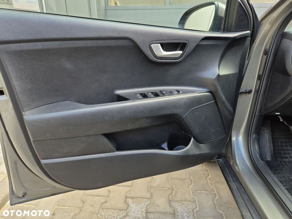 Kia Stonic 1.2 M - 10