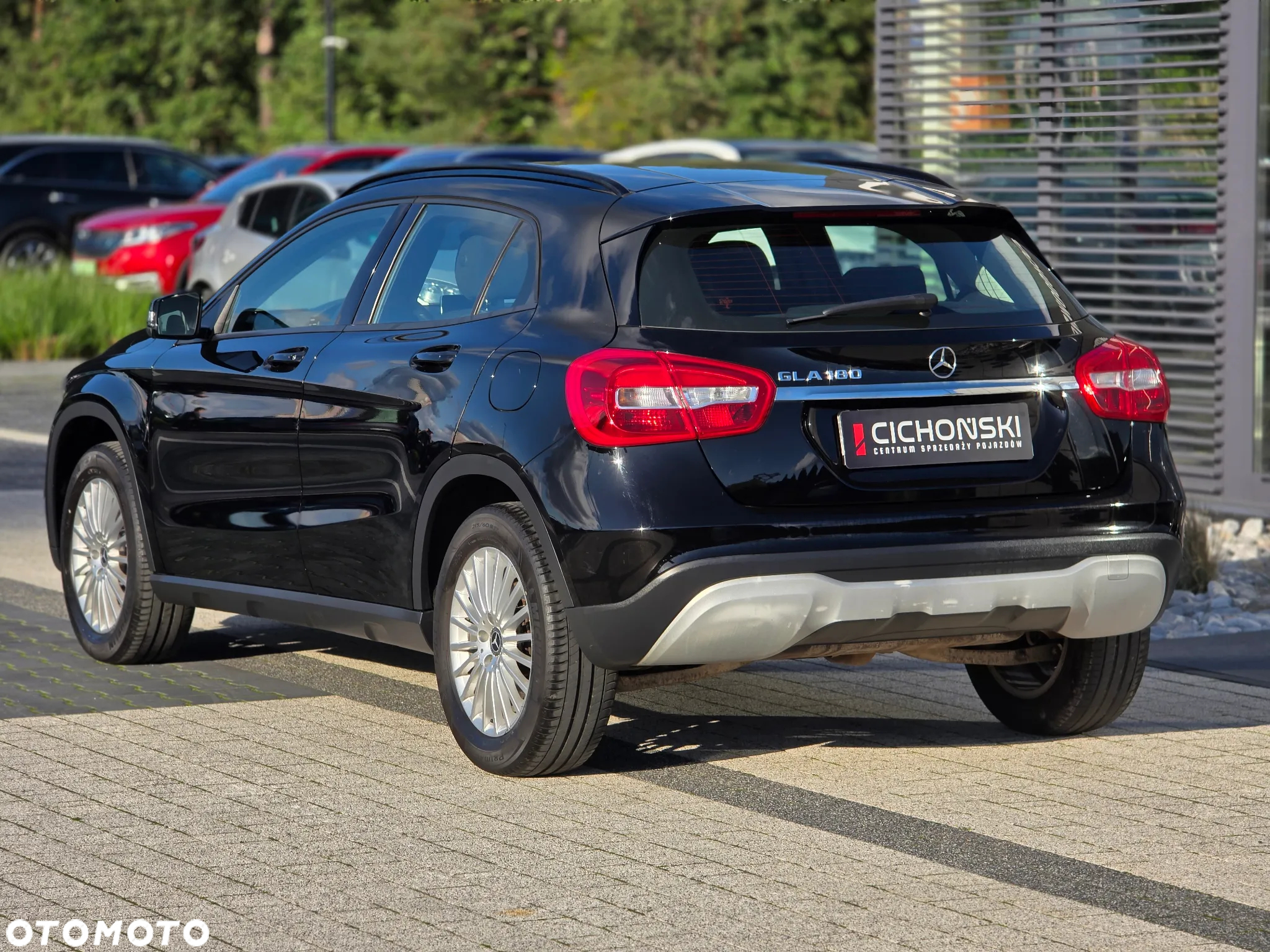 Mercedes-Benz GLA 180 7G-DCT Style - 29