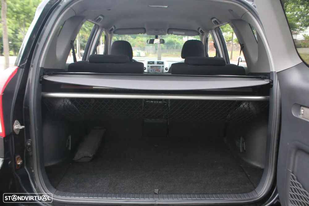 Toyota RAV4 2.2 D-4D Cross Sport NAVI - 39
