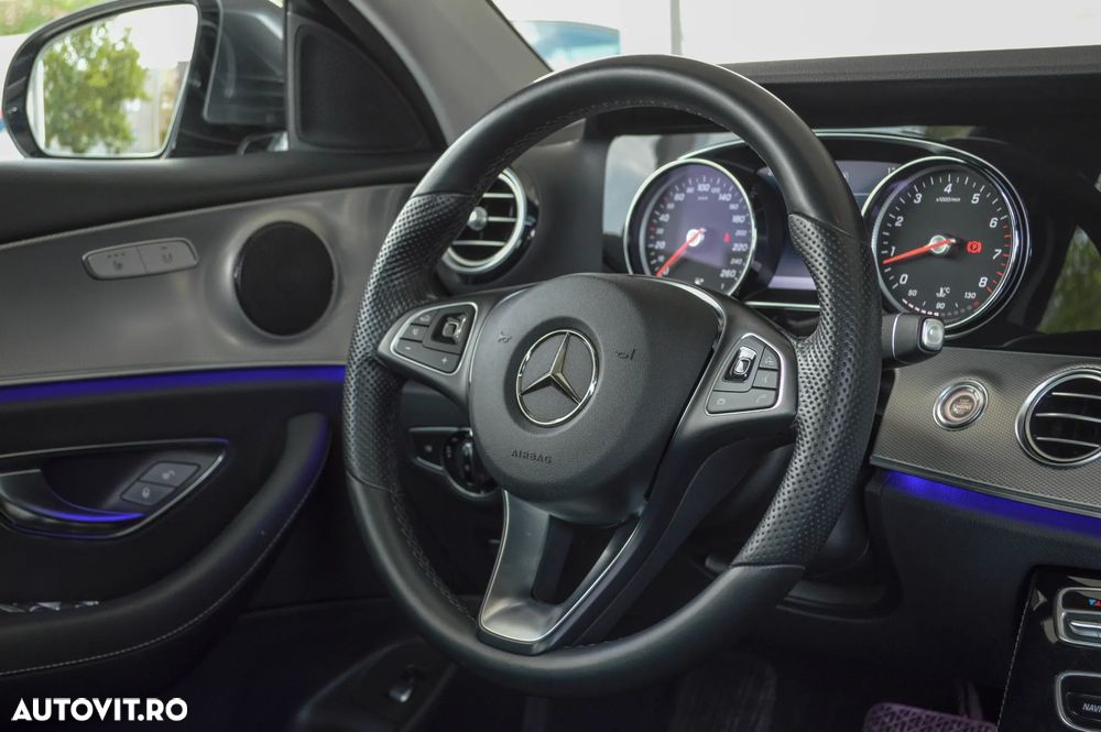 Mercedes-Benz E 200 4MATIC 9G-TRONIC Avantgarde - 36