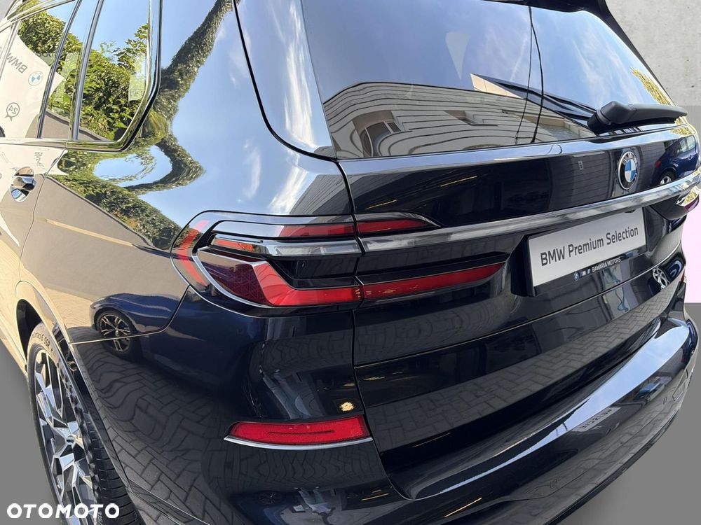 BMW X7 - 24