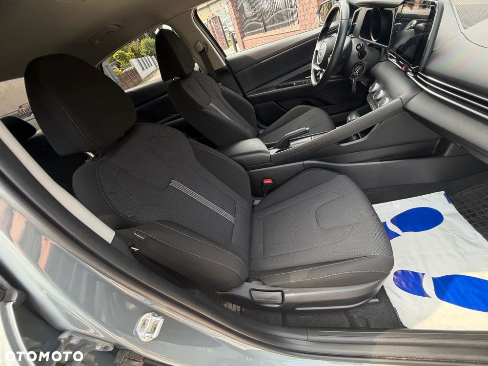 Hyundai Elantra 1.6 Modern CVT - 16