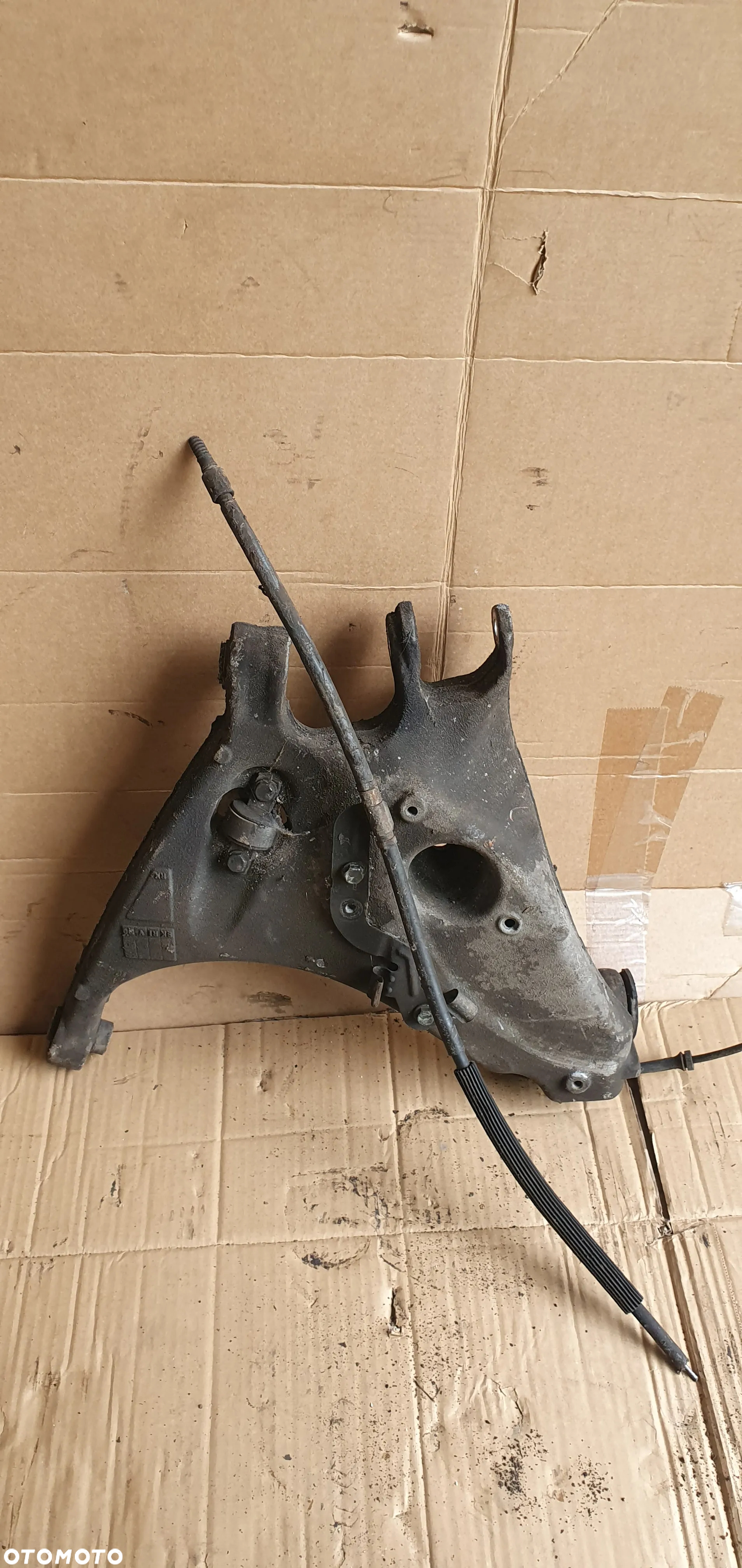 Wahacz lewy tył tylny Audi A4 B7 8E0505311AE - 5