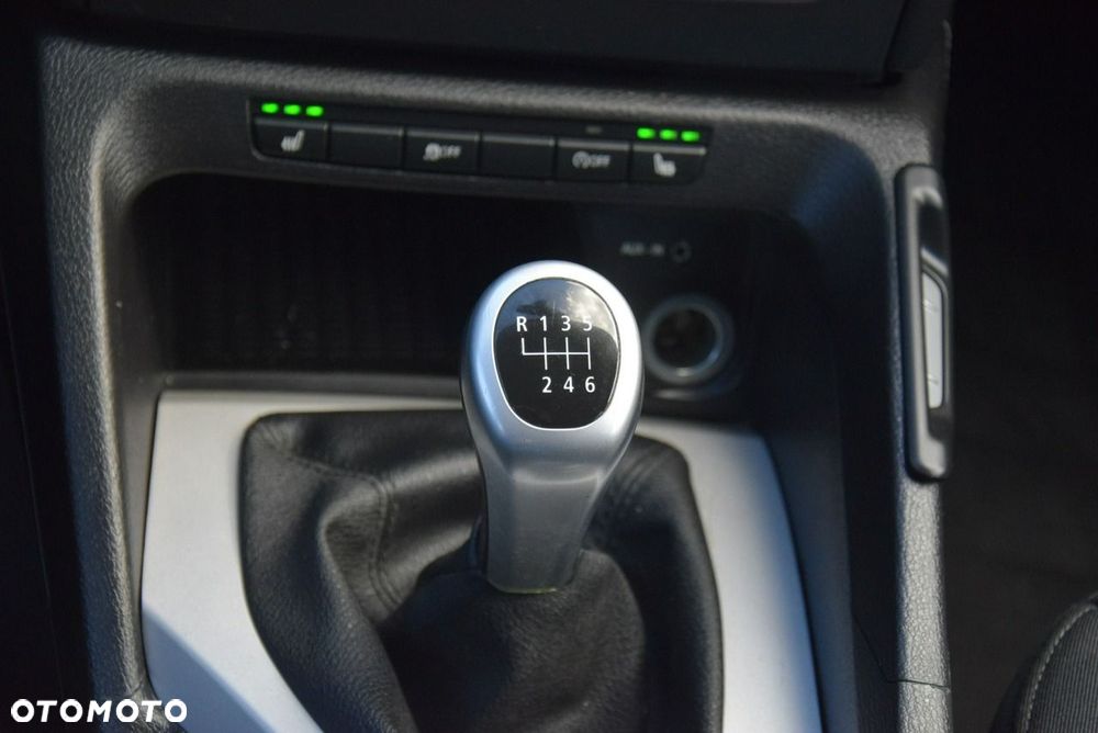 BMW X1 sDrive18d - 28