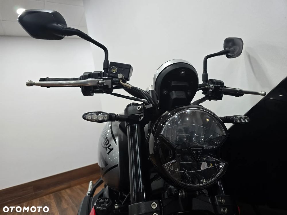 Triumph Trident - 25