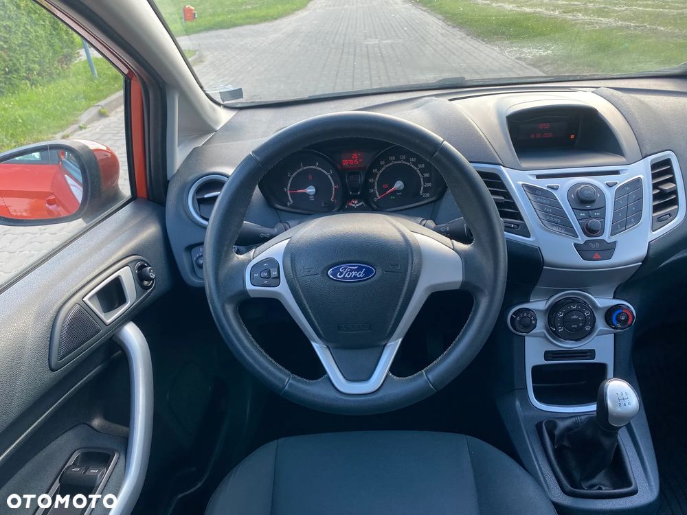 Ford Fiesta 1.25 Champions Edition - 18