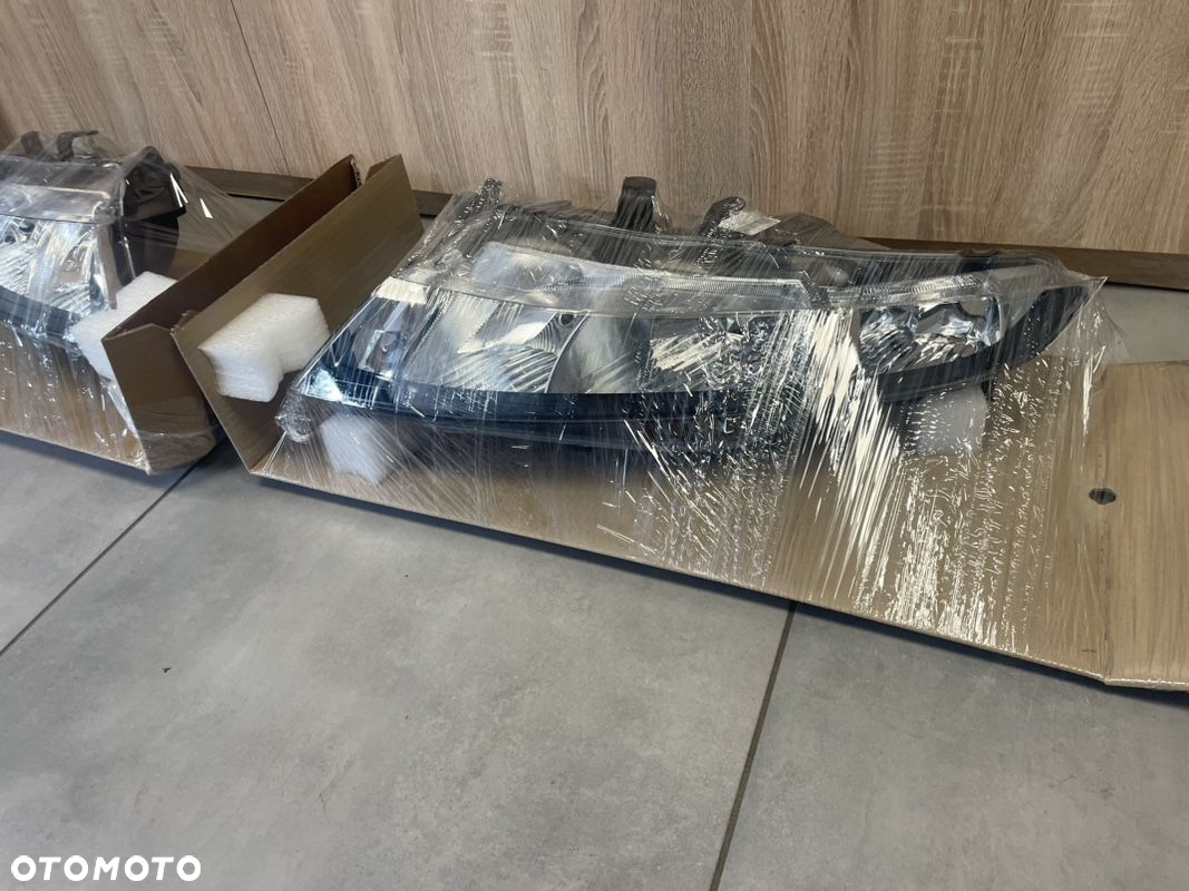 Honda Civic xenon UFO VIII reflektor OEM - 2