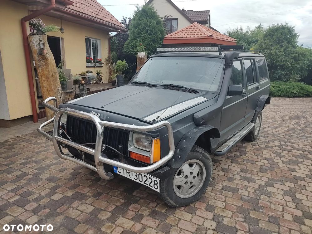 Jeep Cherokee 4.0 - 1