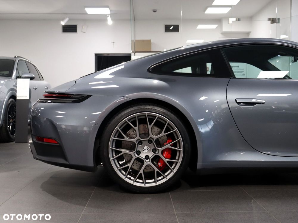 Porsche 911 Carrera S - 13