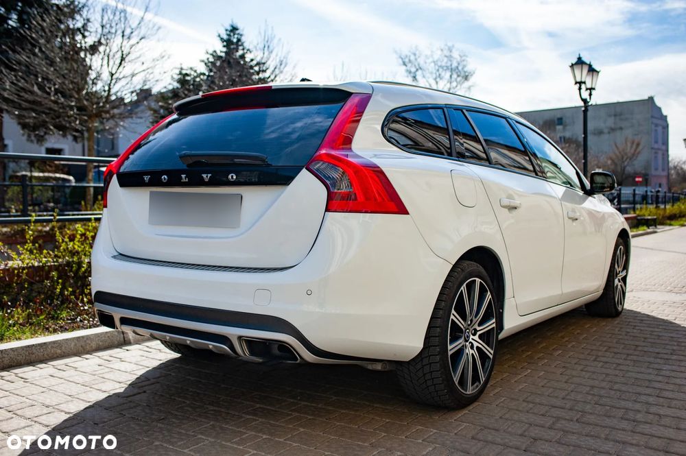 Volvo V60 T6 AWD Summum - 18