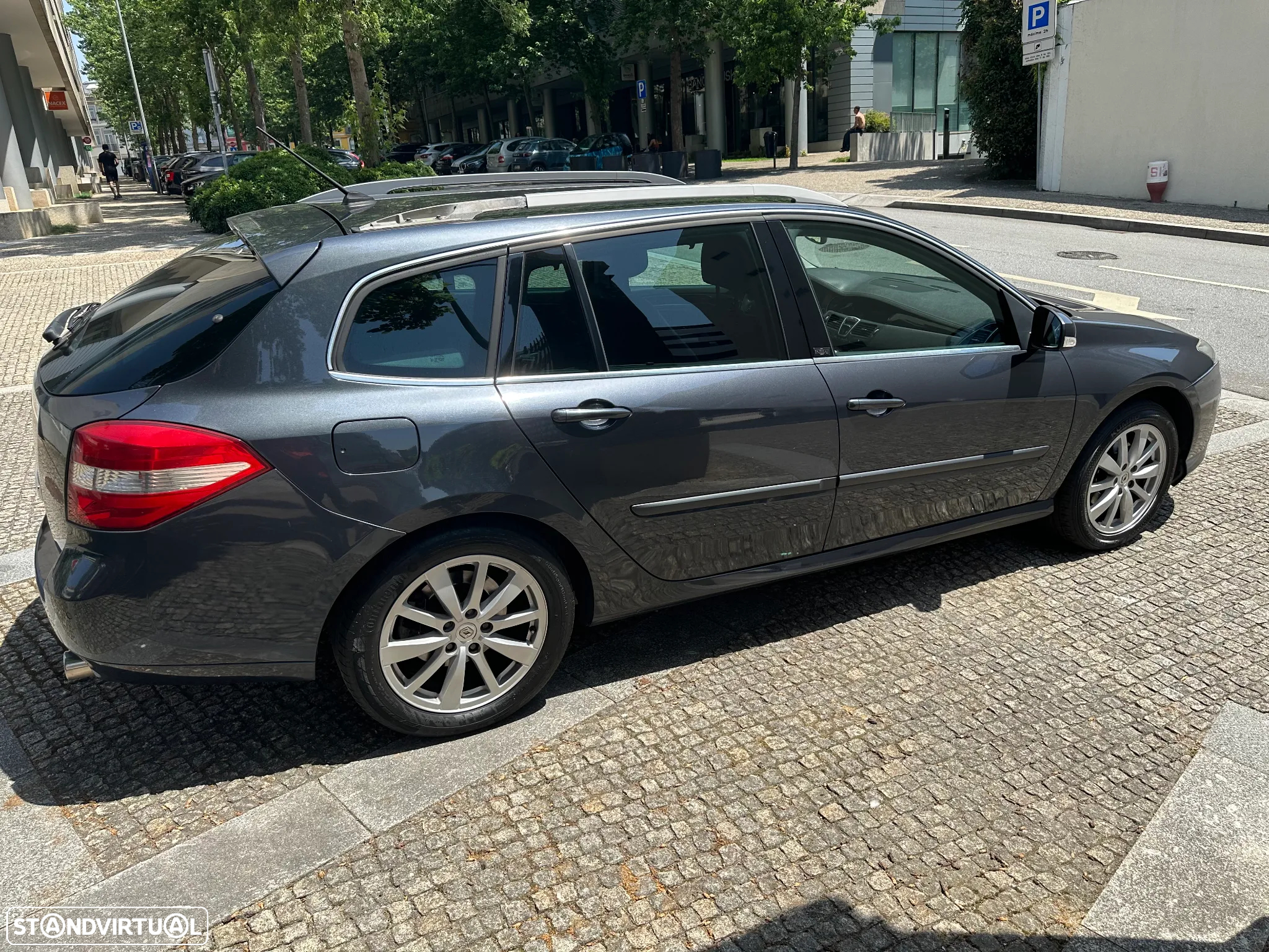Renault Laguna Break 2.0 dCi Initiale - 8