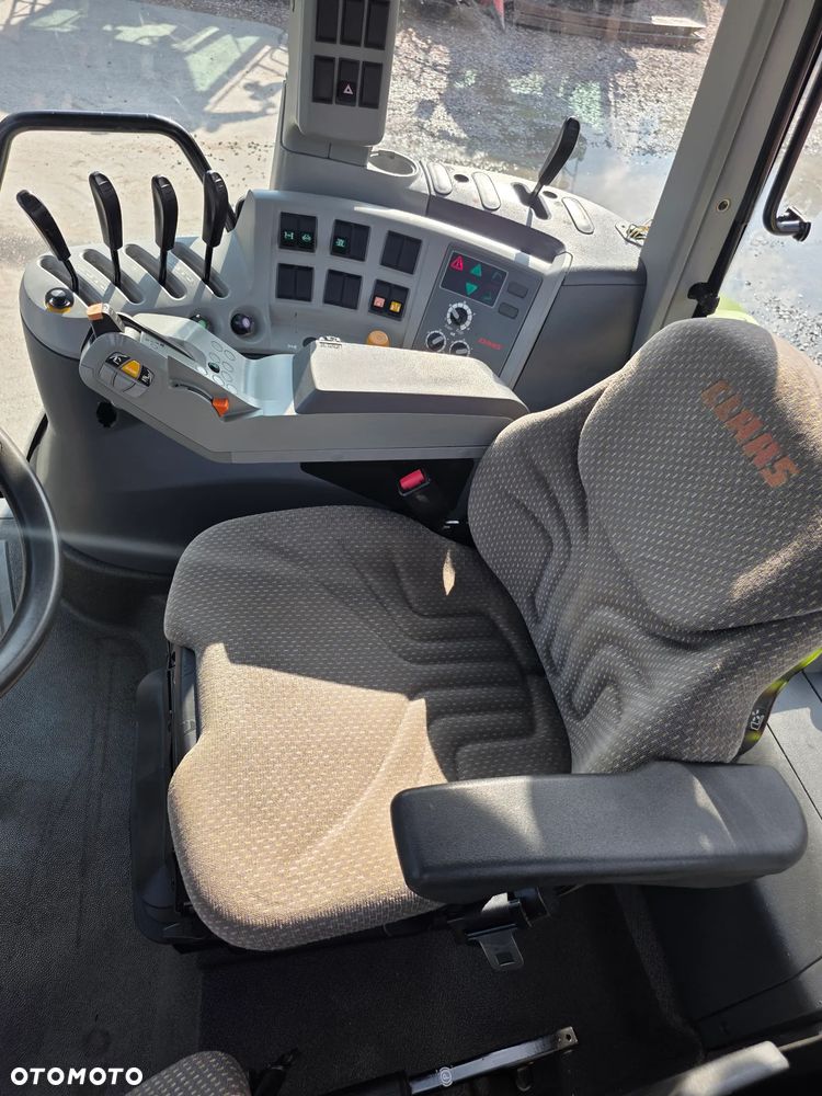 Claas Arion 640 Cis - 12