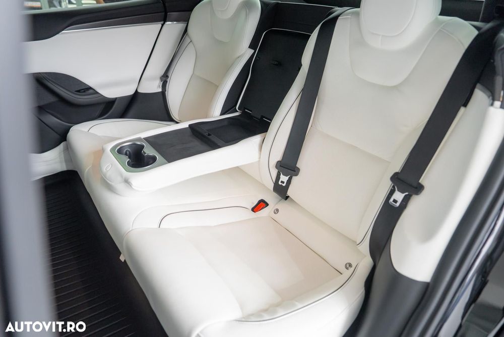 Tesla Model S - 23