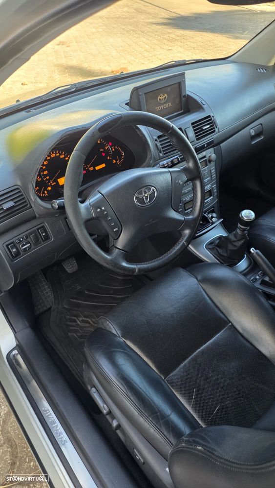 Toyota Avensis SW - 7