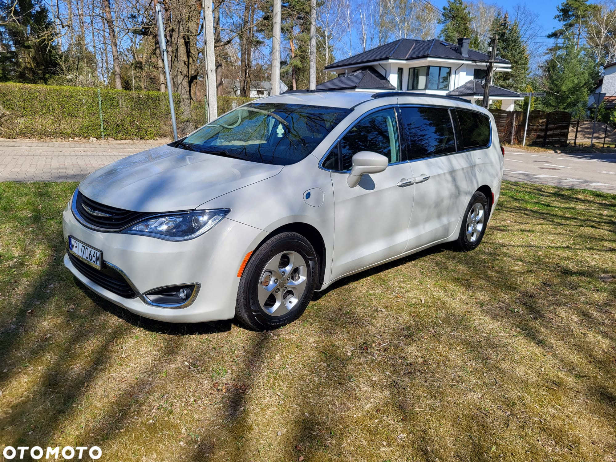 Chrysler Pacifica - 4