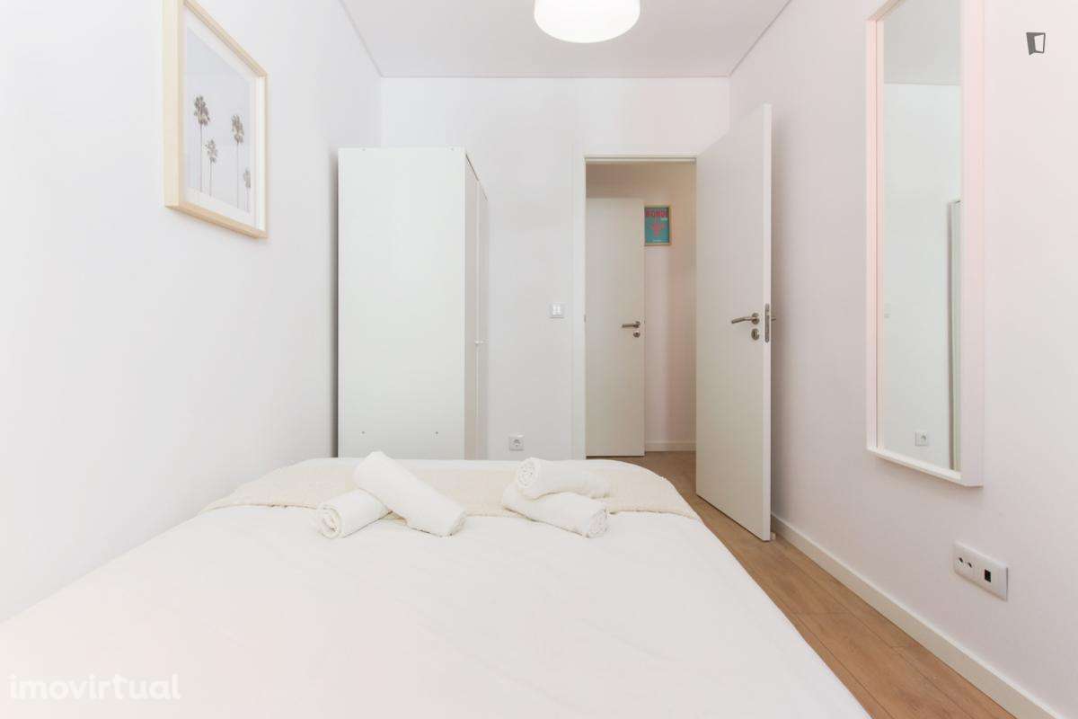 Quarto - localizado em Alameda Lisbon - Grande imagem: 2/10