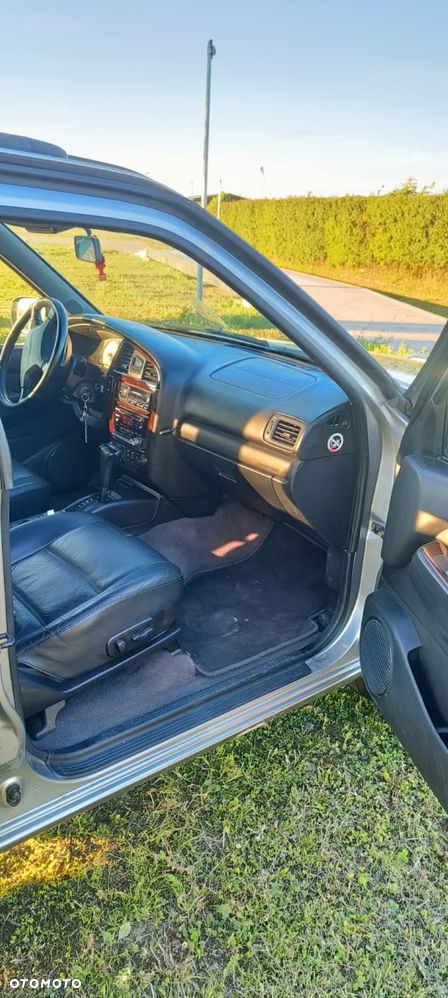 Nissan Pathfinder 3.5 V6 - 8