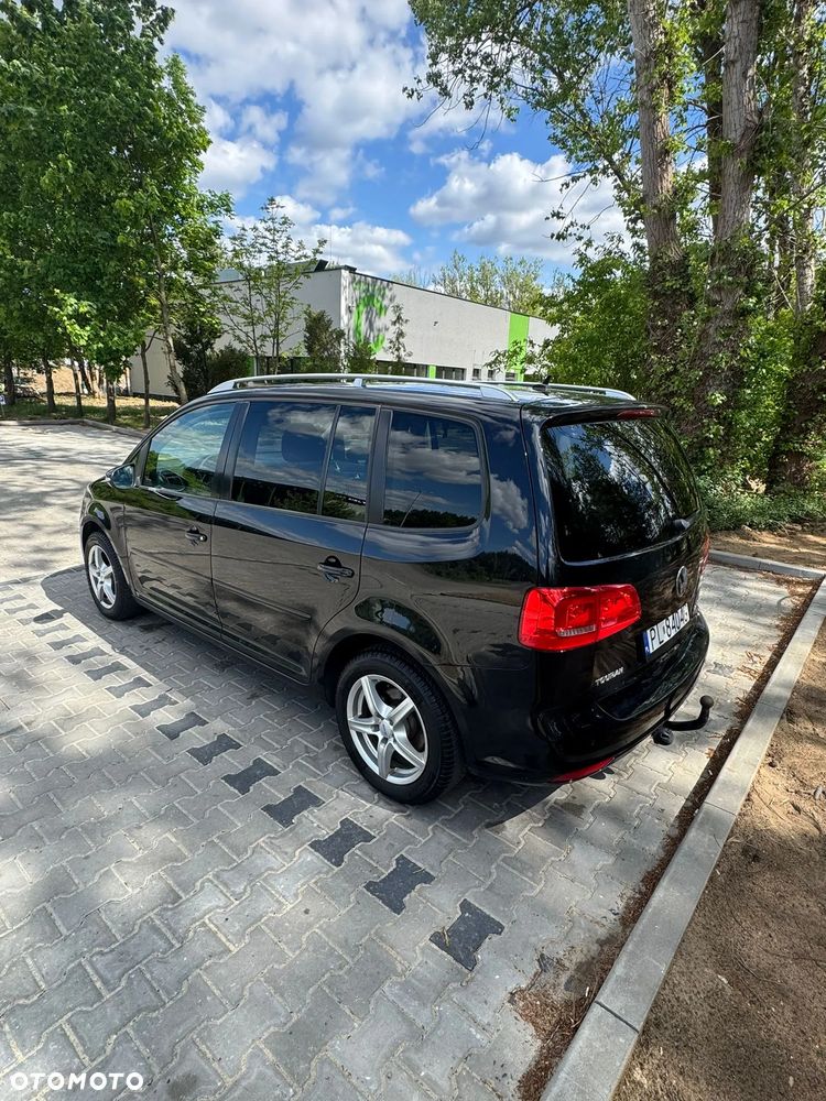 Volkswagen Touran 2.0 TDI Highline DSG - 13