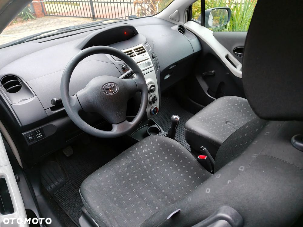 Toyota Yaris 1.3 Luna A/C - 15