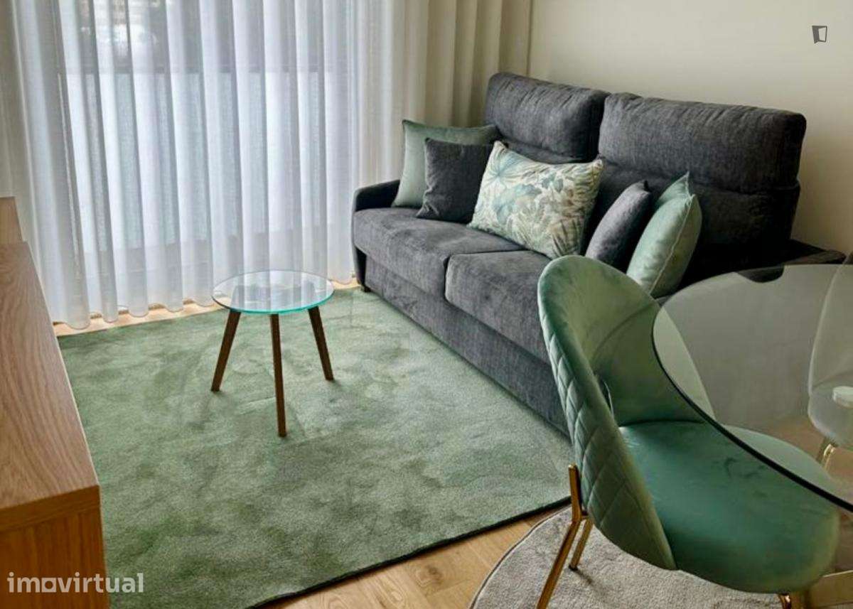 Apartamento com 1 quartos - localizado em Paranhos Porto - Grande imagem: 5/19