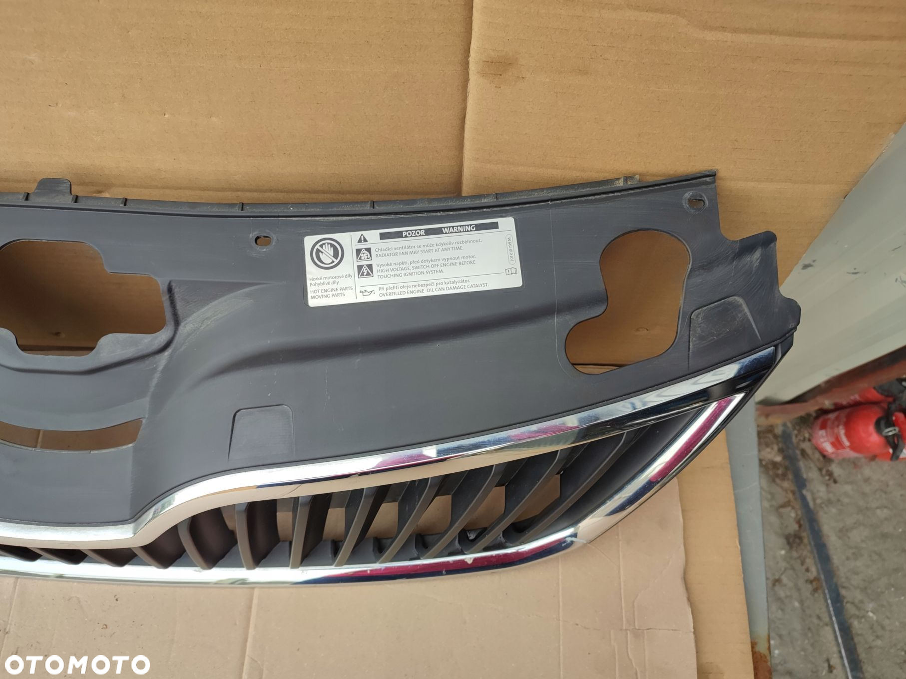 Grill atrapa chłodnicy SKODA RAPID LIFT 15r 5JA853668 ORYGINAŁ - 7