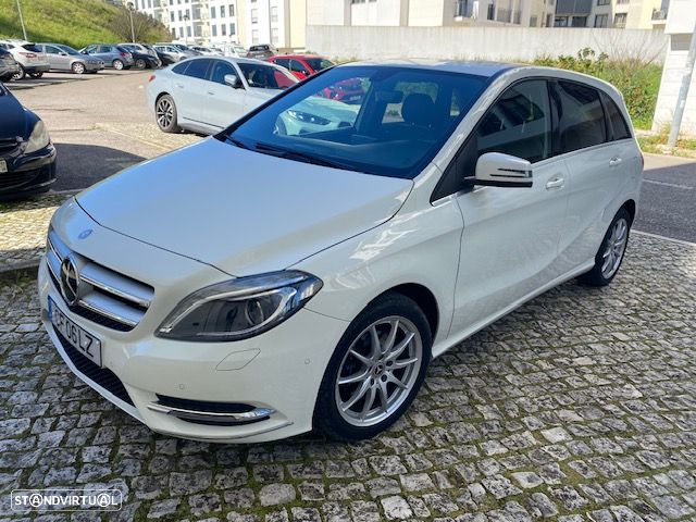 Mercedes-Benz B 180 d AMG Line - 1