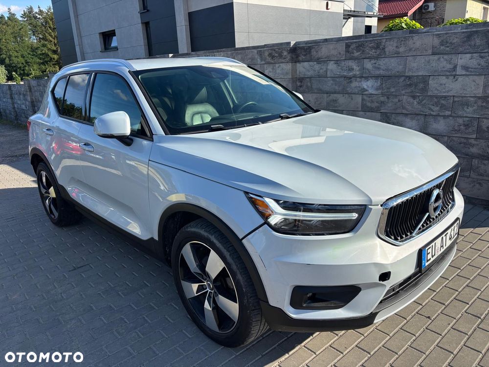 Volvo XC 40 T4 AWD Geartronic Momentum Pro - 4