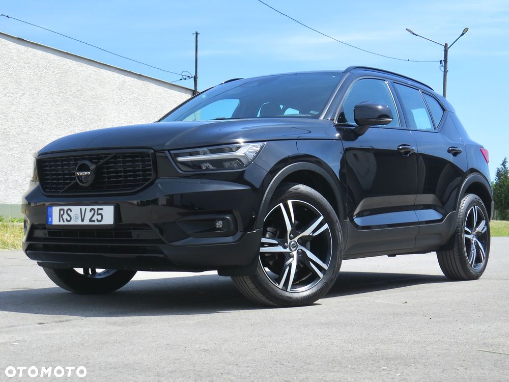 Volvo XC 40 B4 B DKG Ultra Dark - 1