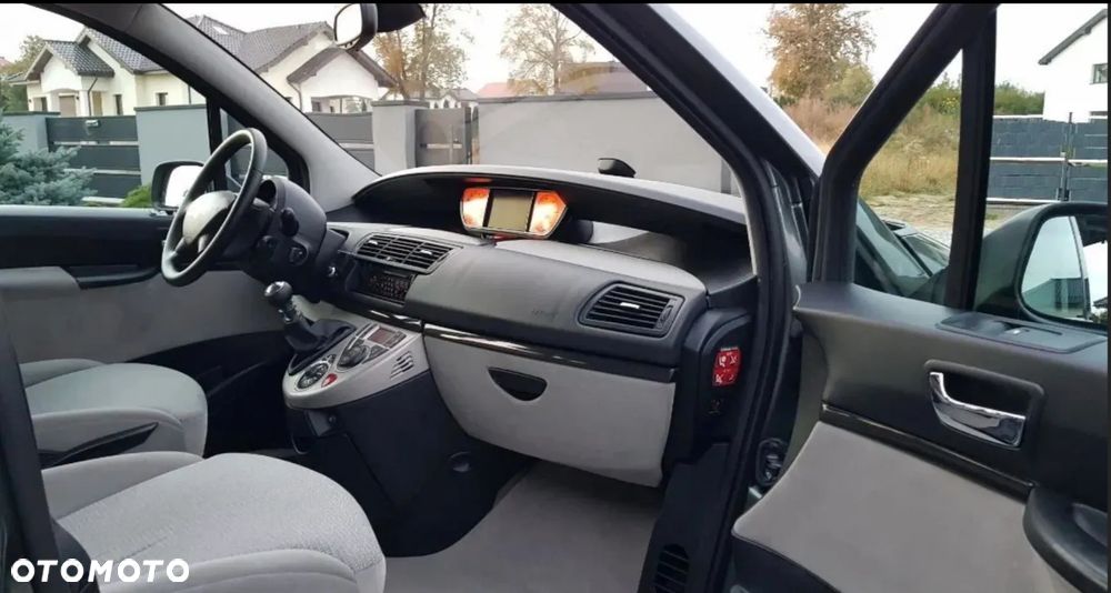 Peugeot 807 - 22