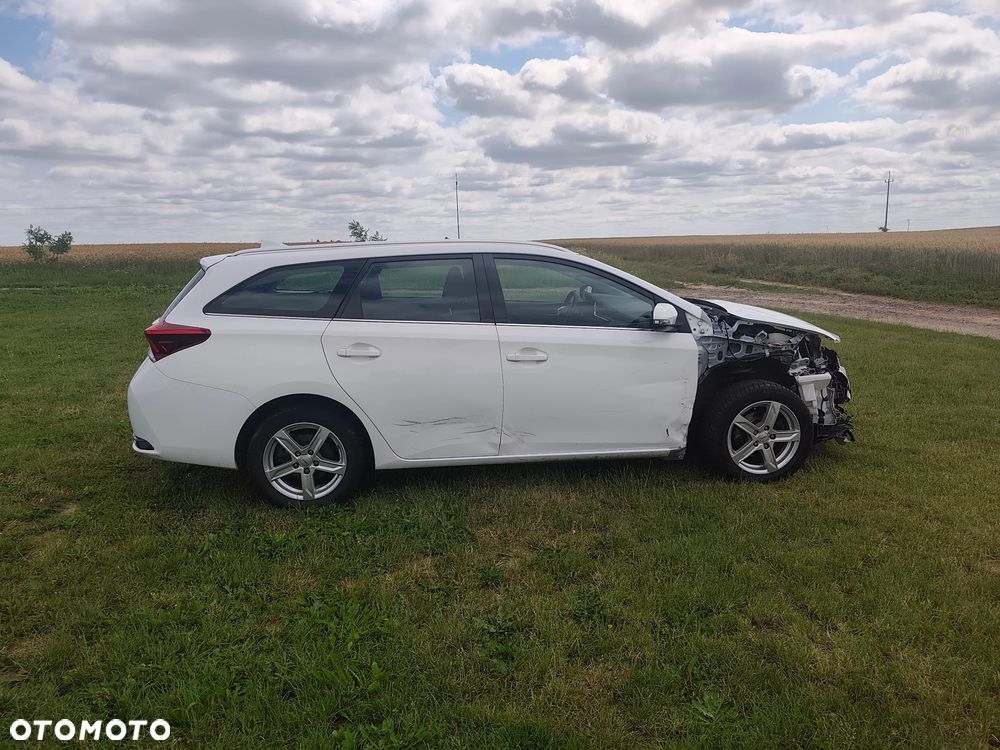 Toyota Auris - 6