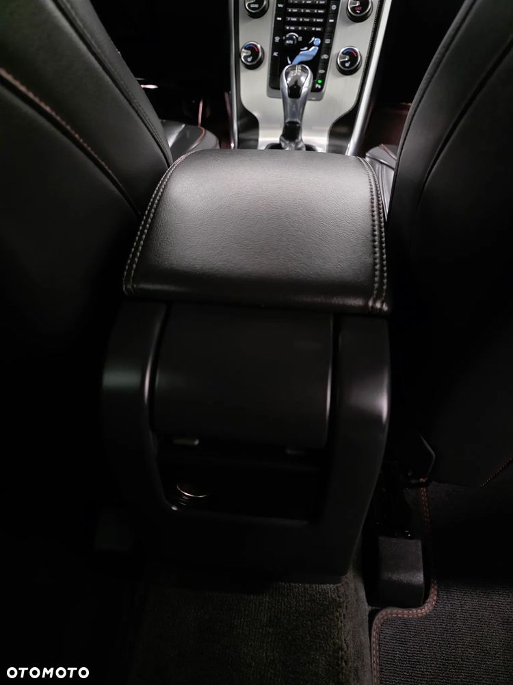 Volvo XC 60 D3 Geartronic Ocean Race - 23