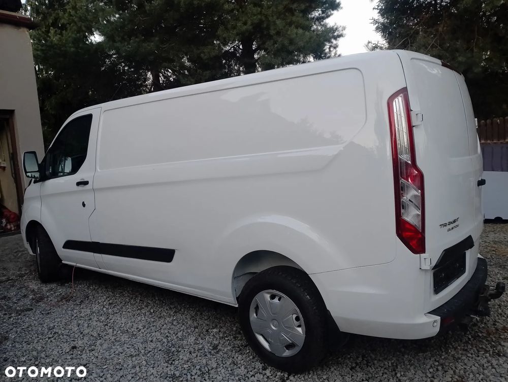 Ford Transit Custom Van - 6