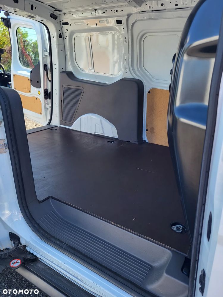 Ford Transit Connect - 18