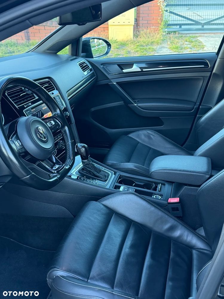 Volkswagen Golf - 26