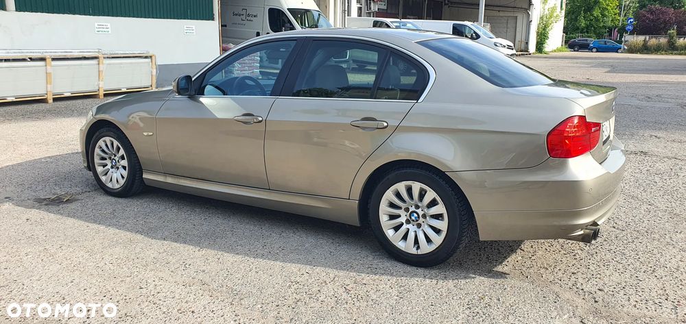 BMW Seria 3 325i Edition Exclusive - 25