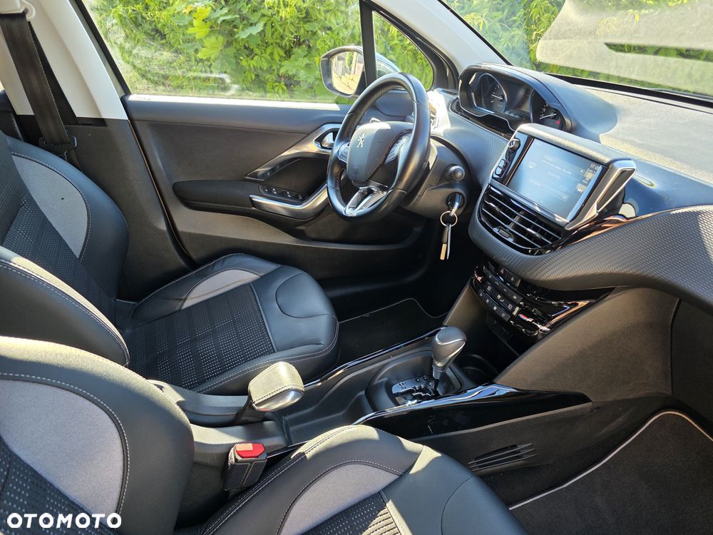 Peugeot 2008 PureTech 110 Stop&Start EAT6 Allure - 9