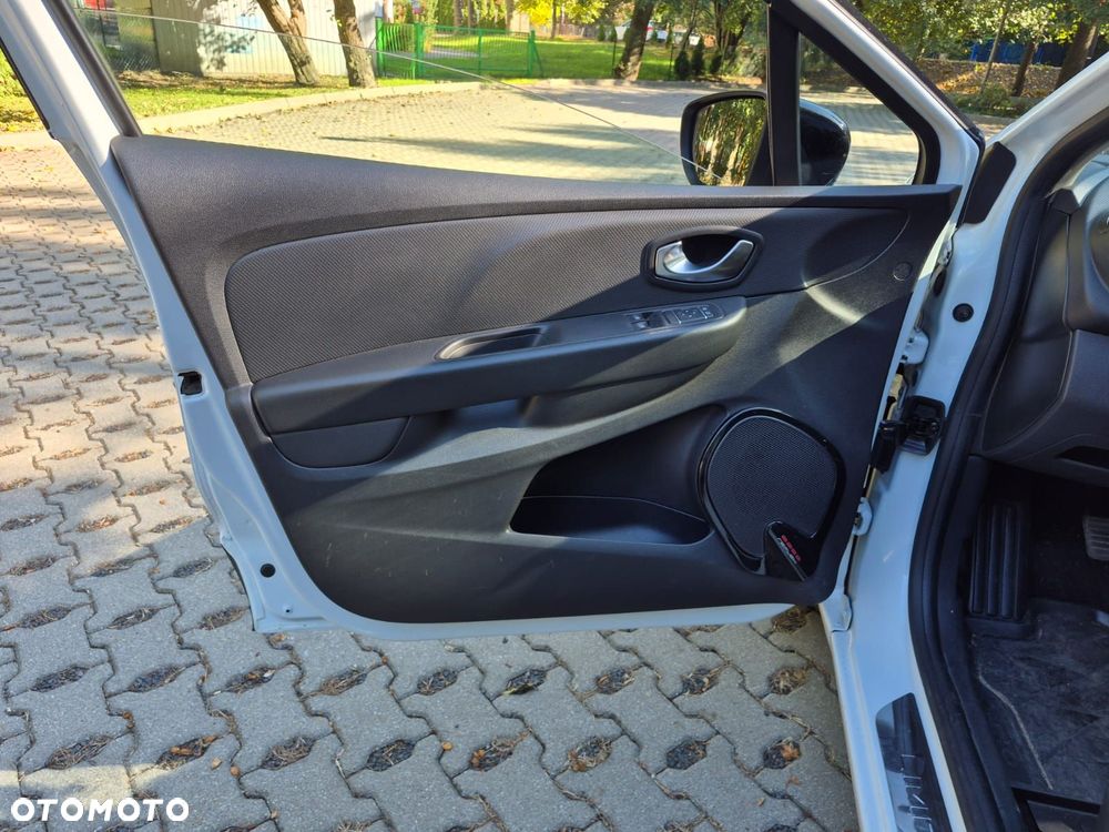 Renault Clio - 11