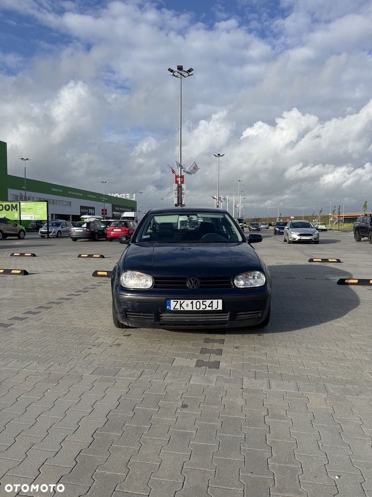 Volkswagen Golf 1.6 Basis - 3